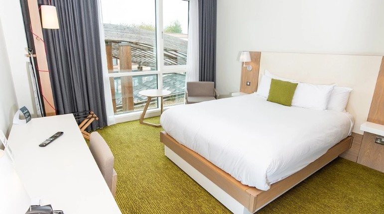 Orchard Hotel Bedroom