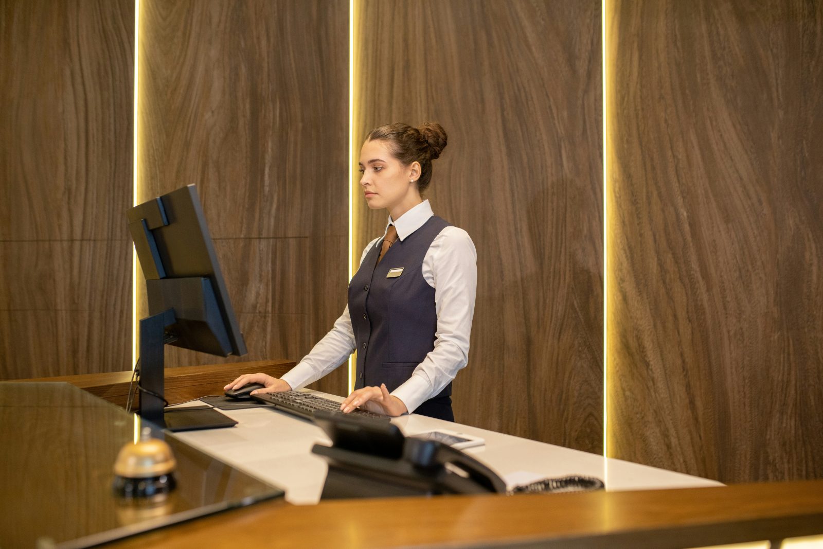 Receptionist
